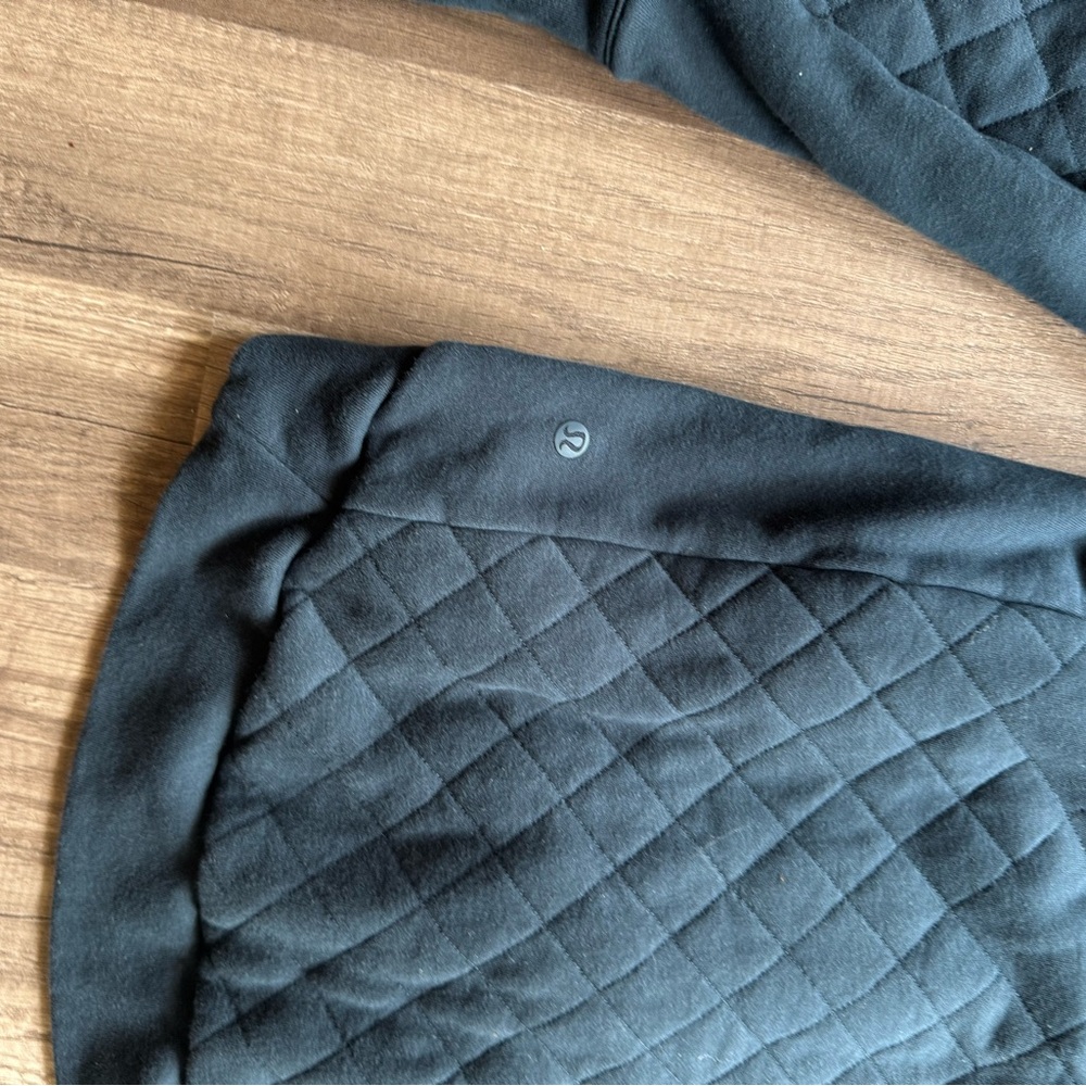 Lululemon Quilted Black Pullover - image 5